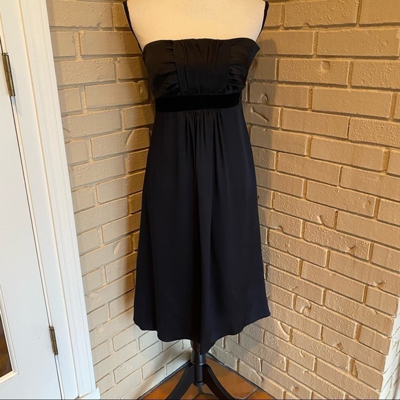 Banana Republic Black 100% Silk Cocktail Dress Strapless Swing Midi Size 4 - Picture 1 of 10